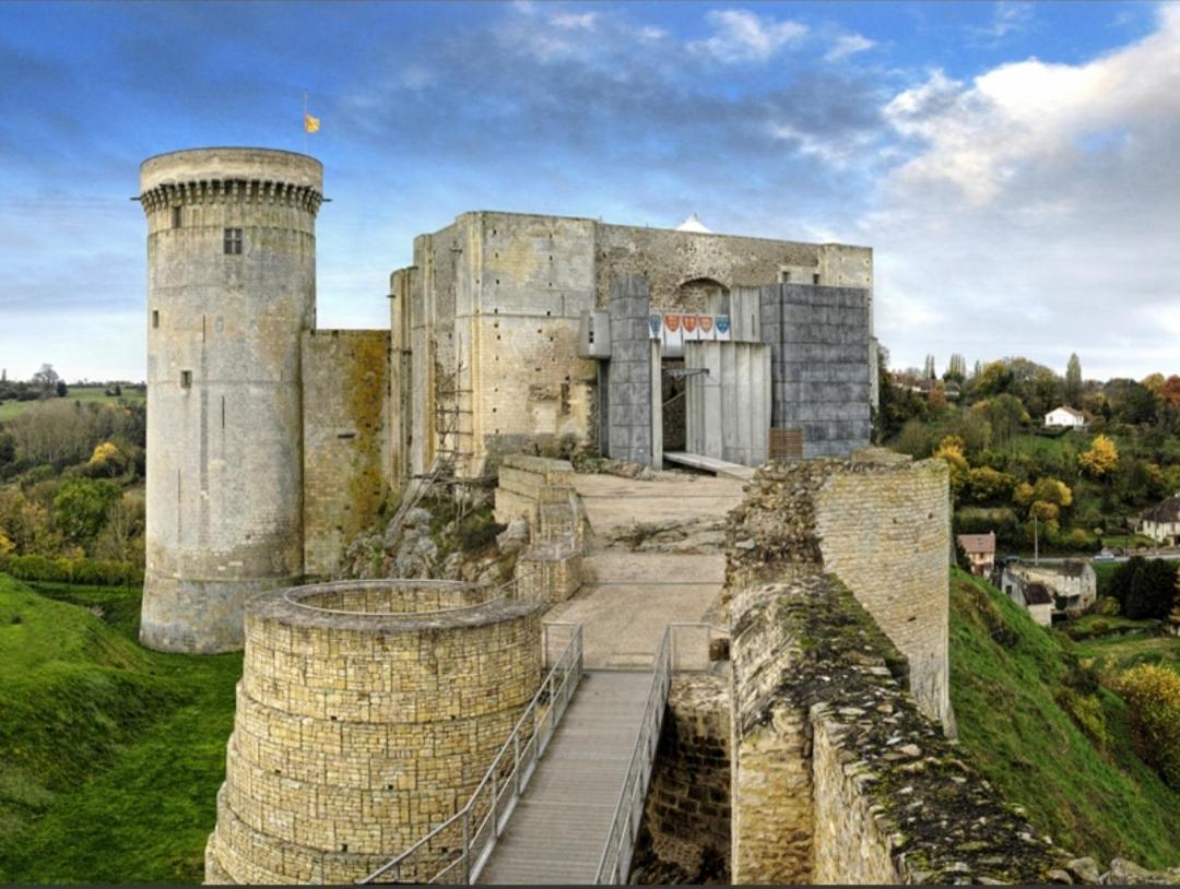 La Chambre Des Remparts Falaise  Exterior foto